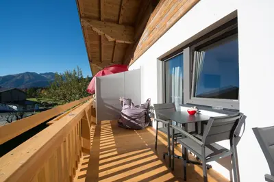 Ein allgemeiner Bergblick oder ein Berglick von der Ferienwohnung aus