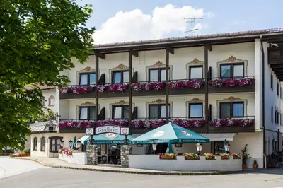 Das Gebäude in dem sich das Gasthaus befindet