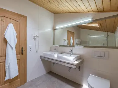 Ein Badezimmer in der Unterkunft Eden Appartements