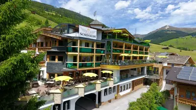 Ein allgemeiner Bergblick oder ein Berglick von des Hotels aus