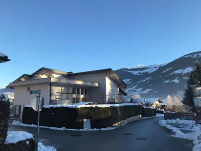Ein allgemeiner Bergblick oder ein Berglick von der Ferienwohnung aus