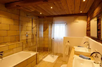 Ein Badezimmer in der Unterkunft Noba Hof