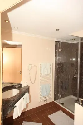 Ein Badezimmer in der Unterkunft Frühstückshotel Margret