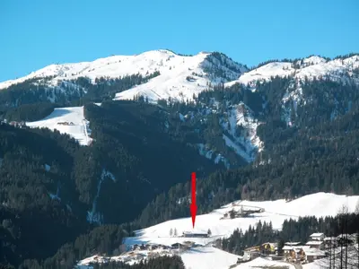 Ein allgemeiner Bergblick oder ein Berglick von des Ferienhauses aus