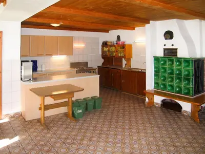 Küche/Küchenzeile in der Unterkunft Holiday Home Schwalbenhof by Interhome