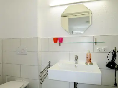 Ein Badezimmer in der Unterkunft Apartment Tamerl-1 by Interhome
