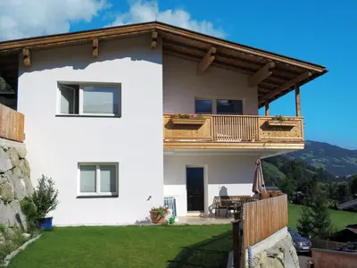 Ein allgemeiner Bergblick oder ein Berglick von der Ferienwohnung aus