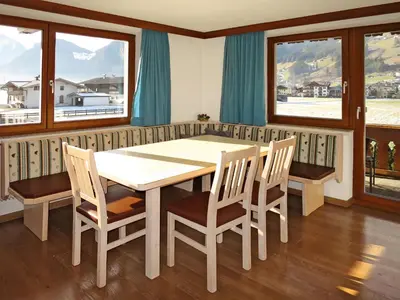 Ein allgemeiner Bergblick oder ein Berglick von der Ferienwohnung aus