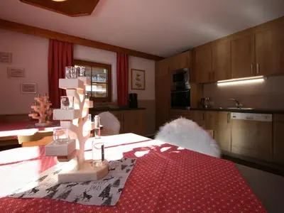 Ein Bett oder Betten in einem Zimmer der Unterkunft Chalet Heisenhaushütte by Interhome