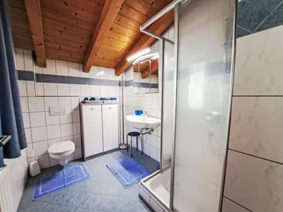 Ein Badezimmer in der Unterkunft Holiday Home Reichegger by Interhome