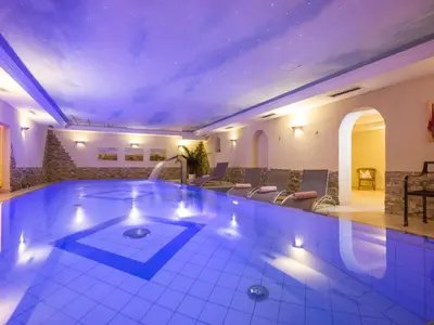 Der Swimmingpool an oder in der Nähe von Apartment Lechners Wohnwelt-1 by Interhome
