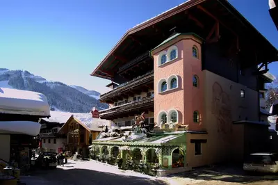 Ein allgemeiner Bergblick oder ein Berglick von des Hotels aus