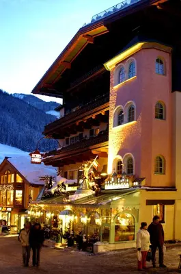 Das Gebäude in dem sich das Hotel befindet