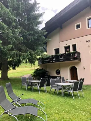 Ein Garten an der Unterkunft Appartements Kröll, Joker Card in summer included!