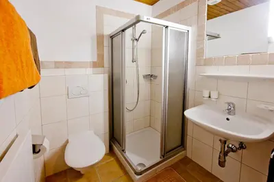 Ein Badezimmer in der Unterkunft Appartements Strobl