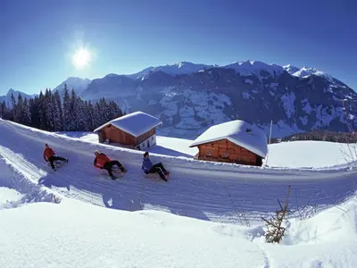 Spacious Apartment in Uderns near Ski Area im Winter