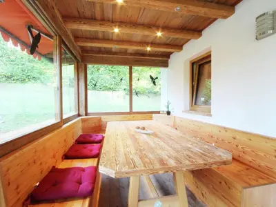 Ein Sitzbereich in der Unterkunft Chalet in Niederndorf near Skiwelt Ski Lift