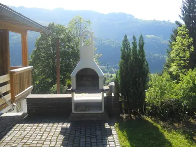 Ein allgemeiner Bergblick oder ein Berglick von des Chalets aus