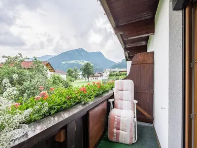 Ein allgemeiner Bergblick oder ein Berglick von der Ferienwohnung aus