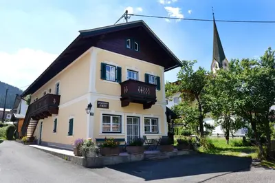 Das Gebäude in dem sich die Ferienwohnung befindet