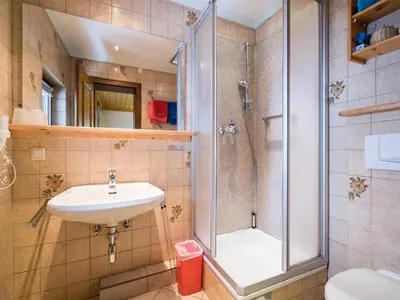 Ein Badezimmer in der Unterkunft Apartment in Saalbach-Hinterglemm near Ski Area