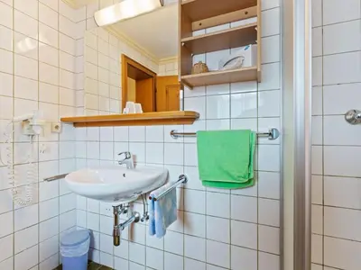 Ein Badezimmer in der Unterkunft Apartment in Saalbach near Ski Slopes