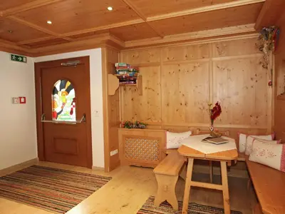 Ein Sitzbereich in der Unterkunft Apartment in Kaltenbach near Ski Lift