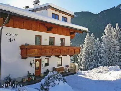 Apartment in Fügenberg near Ski Slopes im Winter