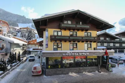 Ein allgemeiner Bergblick oder ein Berglick von des Bed & Breakfasts aus