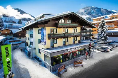 Ein allgemeiner Bergblick oder ein Berglick von des Bed & Breakfasts aus