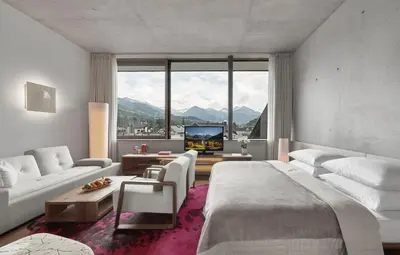 Ein allgemeiner Bergblick oder ein Berglick von des Hotels aus