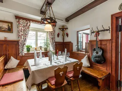 Ein Sitzbereich in der Unterkunft Hotel Gasthof Blaue Quelle