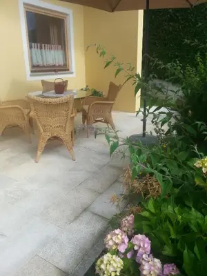 Ein Garten an der Unterkunft Chalet Tyrol