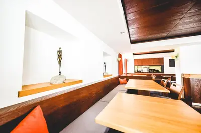 Ein Sitzbereich in der Unterkunft Hotel-Pension Hoferhaus
