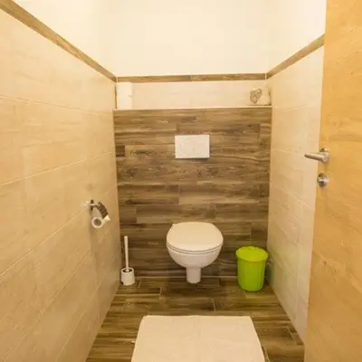 Ein Badezimmer in der Unterkunft Herzl Hof