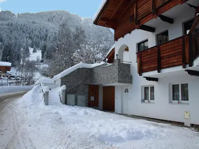 Apartment in Kitzbuhel near Ski Slopes im Winter