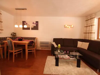 Ein Sitzbereich in der Unterkunft Apartment in Brixen near Ski Bus