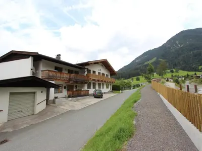 Ein allgemeiner Bergblick oder ein Berglick von der Ferienwohnung aus