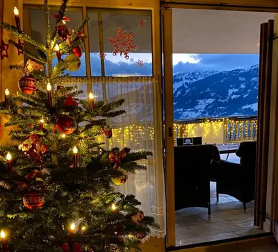 Ein allgemeiner Bergblick oder ein Berglick von der Ferienwohnung aus