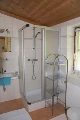 Ein Badezimmer in der Unterkunft Pension Schachernhof