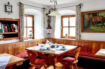 Die Bibliothek in der Pension