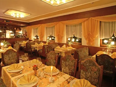 Ein Restaurant oder anderes Speiselokal in der Unterkunft Hotel Hagerhof