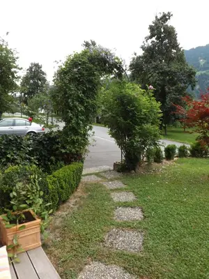 Ein Garten an der Unterkunft Landhaus Rauch