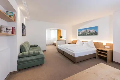 Ein Bett oder Betten in einem Zimmer der Unterkunft Hotel Resch