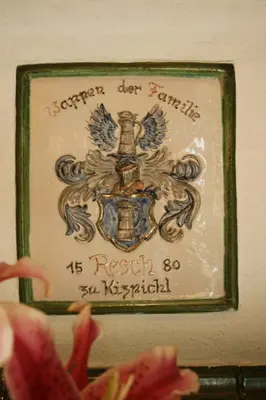 Ein Zertifikat, Auszeichnung, Logo oder anderes Dokument, das in der Unterkunft Hotel Resch ausgestellt ist