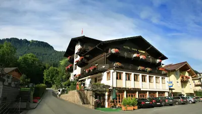 Ein allgemeiner Bergblick oder ein Berglick von des Hotels aus