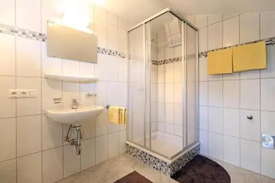 Ein Badezimmer in der Unterkunft Lanzenbauernhof