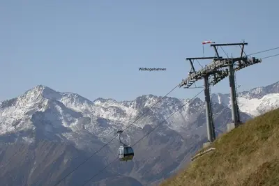 Ein allgemeiner Bergblick oder ein Berglick von der Pension aus