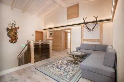 Ein Sitzbereich in der Unterkunft Seehotel St Hubertus