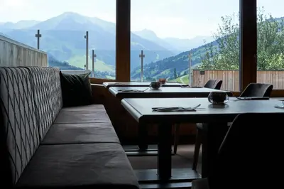 Ein allgemeiner Bergblick oder ein Berglick von des Bed & Breakfasts aus